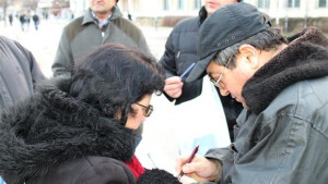 В Търговище протестиращите започнаха събирането на подписка