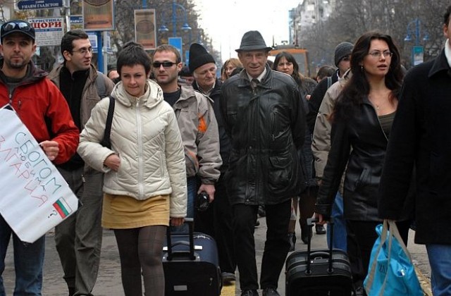 Британски експерт: Младите българи масово напускат родината си