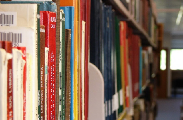 Дарение от 2000 книги на английски за габровската библиотека