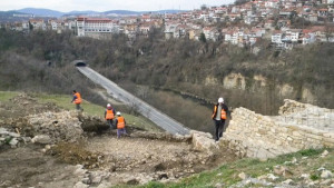 Зъбчата железница ще качва туристи до Трапезица започна строежът на
