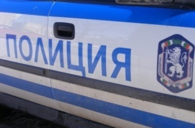 Влак е ударил лека кола на ж.п.прелез в Кермен