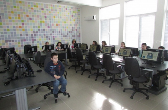 Мултифункционален кабинет заработи в горнооряховското СОУ В. Грънчаров