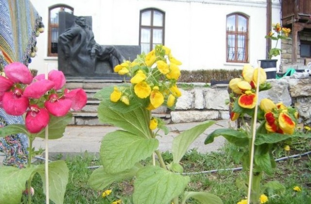 Навършват се 106 години от рождението на Емилиян Станев