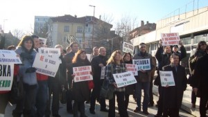 Протест на сливенските лекари питат Къде са гражданите