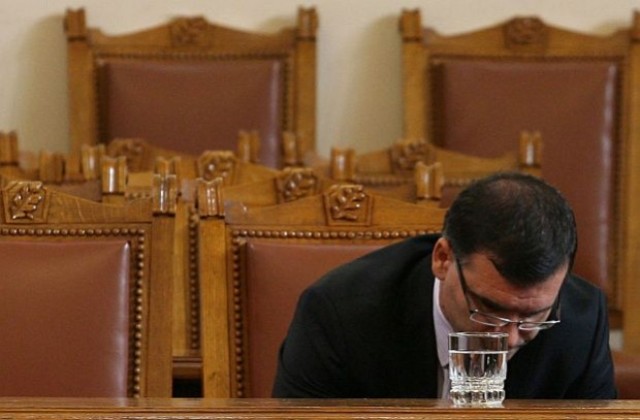 Депутатите изслушват Дянков за фискалната стабилност