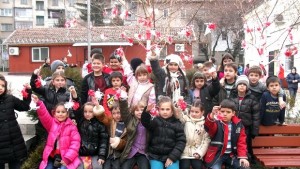 Първомартенски дървета разцъфнаха в двора НУ Христо Ботев