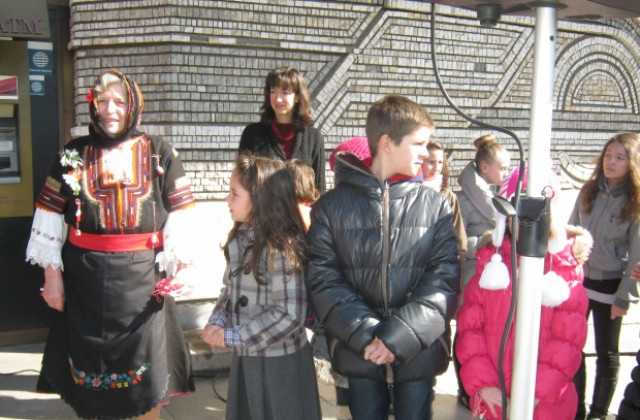 Баба Марта пристигна в Дупница