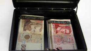 Варненските данъчни проверяват бар отчитал 150 лв оборот на ден