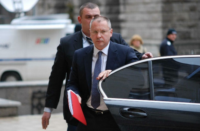 Борисов остави разорена държава, категоричен е Станишев