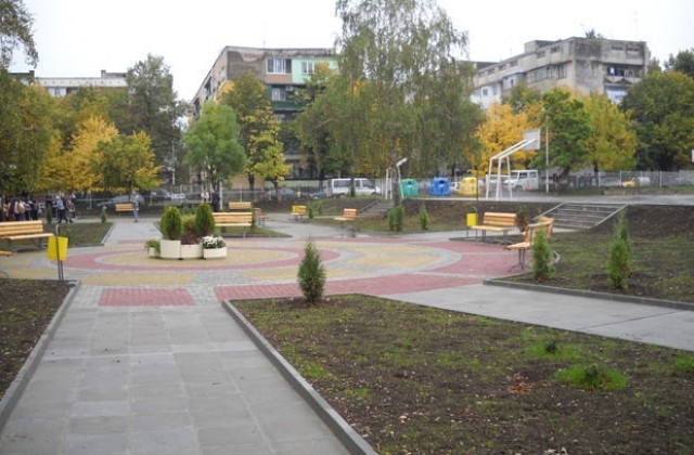 ПМГ „Акад. Иван Ценов класира три отбора по волейбол