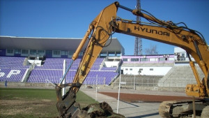 Багерът разкопа терена на Ивайло кметът планира ремонти на осветлението