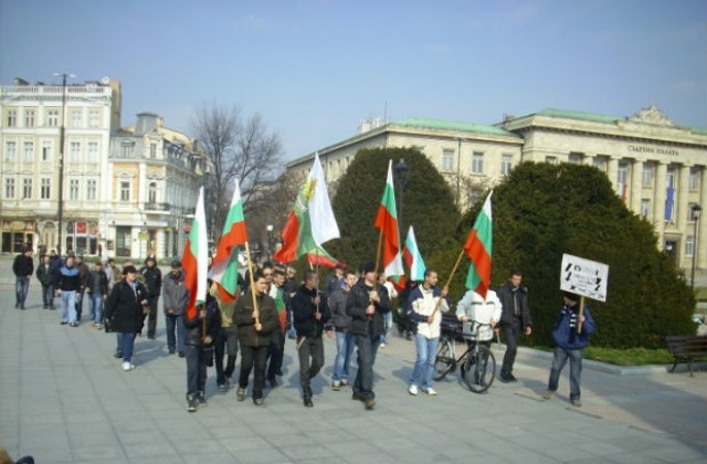 Русенци излязоха на протест срещу монополите