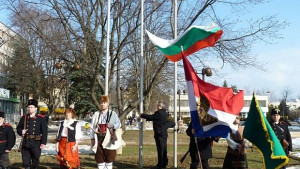 Тържествено честване на националния празник в цялата страна