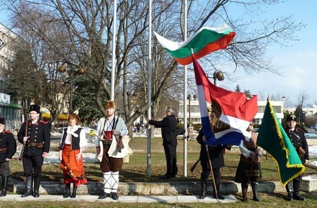 Тържествено честване на националния празник в цялата страна