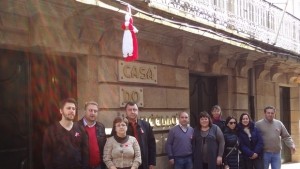 Павликени подари мартеница на испанската община Падрон