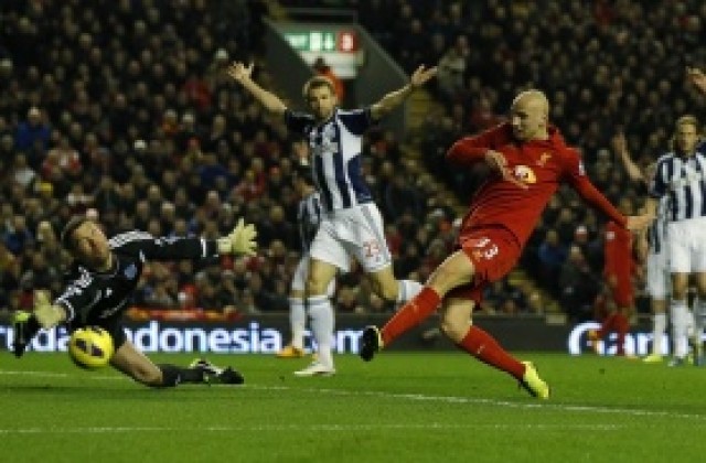 Ливърпул гони втори халф при „грънчарите“