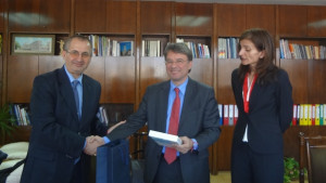 С Бурджиев Поне един шлюз по поречието на Дунава трябва