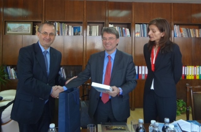 С. Бурджиев: Поне един шлюз по поречието на Дунава трябва да бъде изграден през следващия програмен период