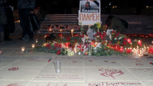 Поредният протест във Варна започна тихо продължи с блокада на