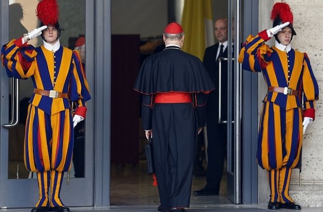 Фалшив кардинал на крачки от Ватиканския събор