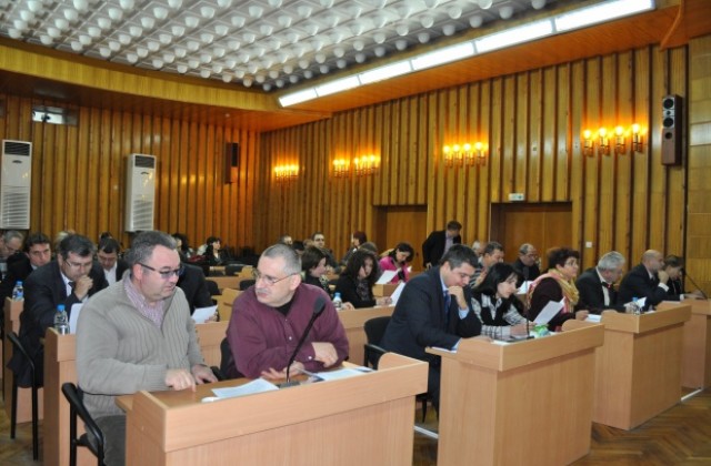 Половината Общински съвет се събира извънредно заради цената на водата