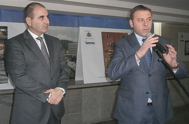 Цветанов даде пари за ремонт на мост