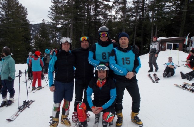 Отборът по ски към ОД на МВР- Кюстендил с 3 златни медала от състезанието в Банско