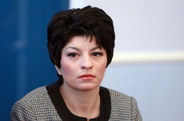 Десислава Атанасова ще инспектира изпълнението на проект в Областната болница