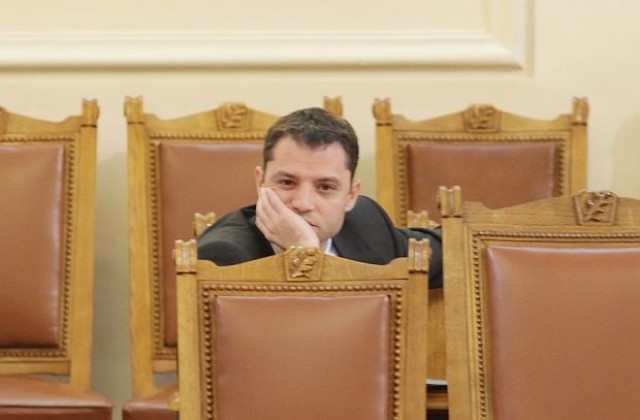 Добрев: Поемам вината за това, че не забелязах тревожната ситуация в ДКЕВР