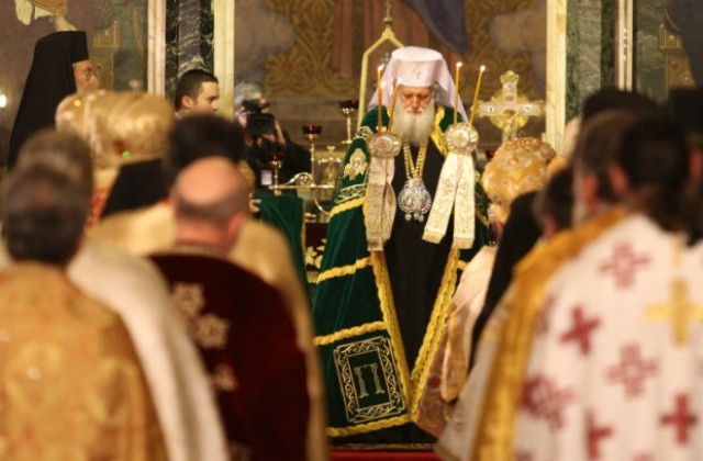 Патриарх Неофит възглави първата си Света Литургия в „Св. Неделя”