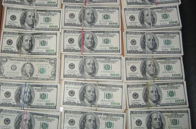 Арестуваха мъж с близо $14 000 менте