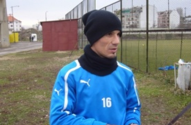 Главоболия за Илиан Илиев – Гаджев и Рамос не тренират