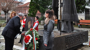 И кметът на Враца отрече да става депутат