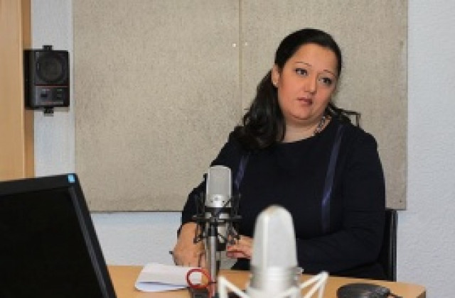 Лиляна Павлова си премери километрите с тройната коалиция