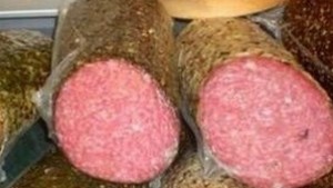 В продукцията на две български месопреработвателни предприятия открито конско месо