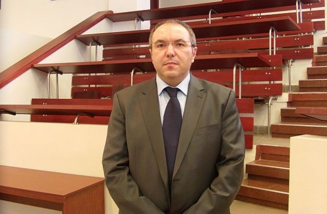 Д-р Костадин Ангелов поема временно Александровска болница
