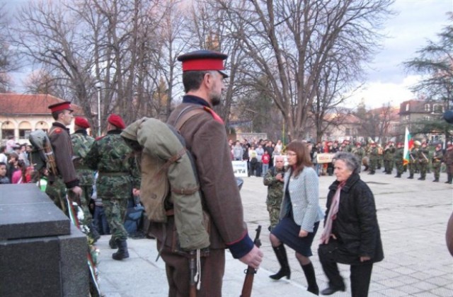 Възстановка на паметните събития преди 100 години направи НД „Традиция“