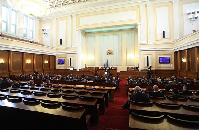 Народното събрание провежда заключително заседание