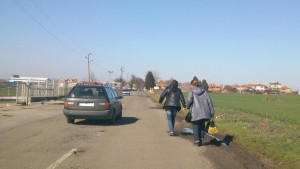 Граждани искат автобусна спирка