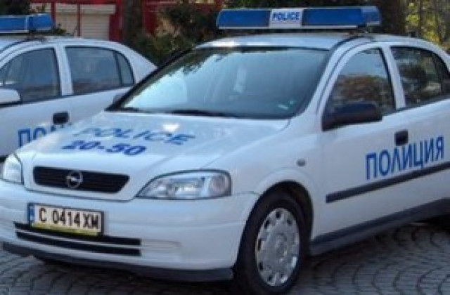 Полицаи патрулират в Котленско