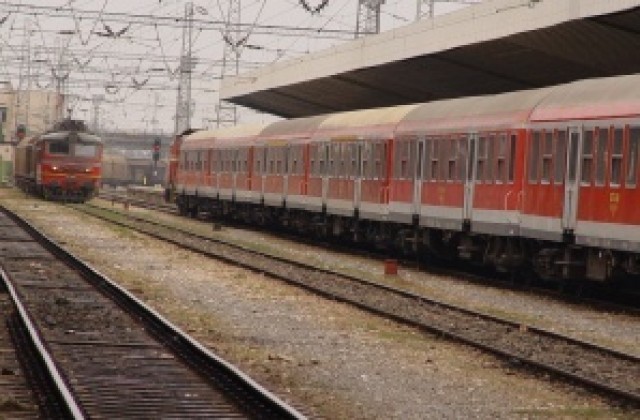 Спряха влаковете между  Г. Оряховица и Дъбово