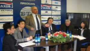 Обновяват университета по проект
