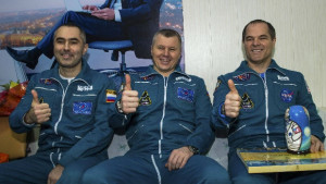 Трима космонавти се завърнаха на Земята от МКС