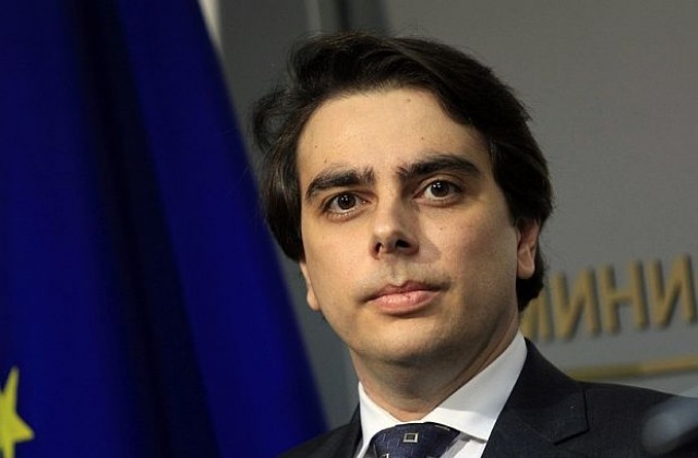 Асен Василев предлага международна проверка на високите сметки за ток