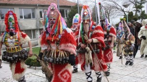 Ангел на 1 г и 8 месеца наймалкият кукер в