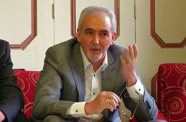 Политиката се обновява от нови идеи, а не от нови лица, смята Лютви Местан