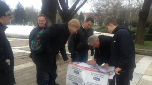 Протестиращи от Плевен подкрепиха подписката на Модерна България