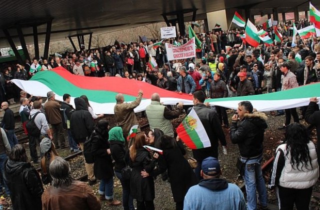 Протестиращи учредиха движение „Българска пролет