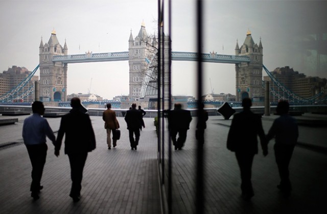 Едва 20 000 румънци искат да работят на Острова