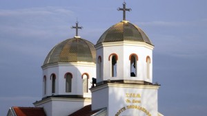 Позлатиха купола и камбанарията на тервелския храм